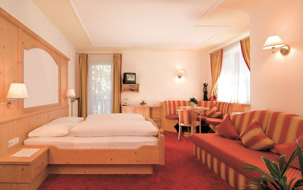 Hotel Kreuz Rifiano Cameră foto