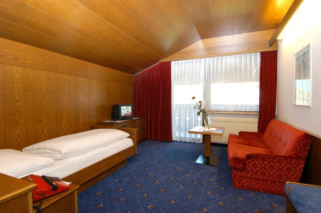Hotel Kreuz Rifiano Cameră foto